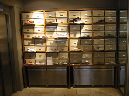 Zara Home - shoe display